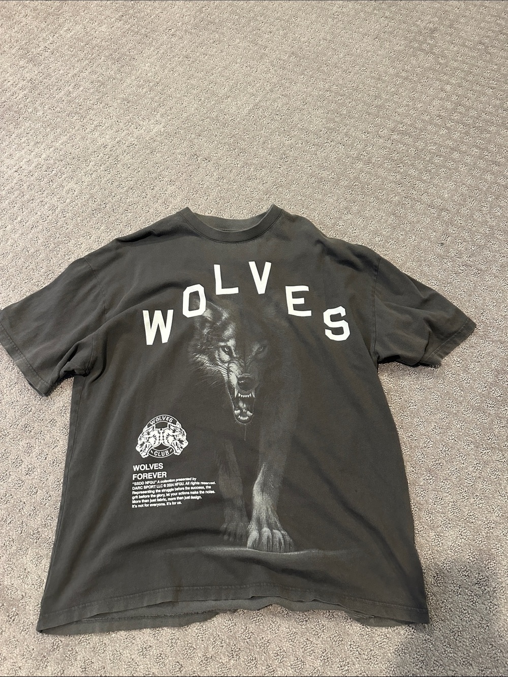 Darc Sport Wolves Graphic Short-Sleeve Tee